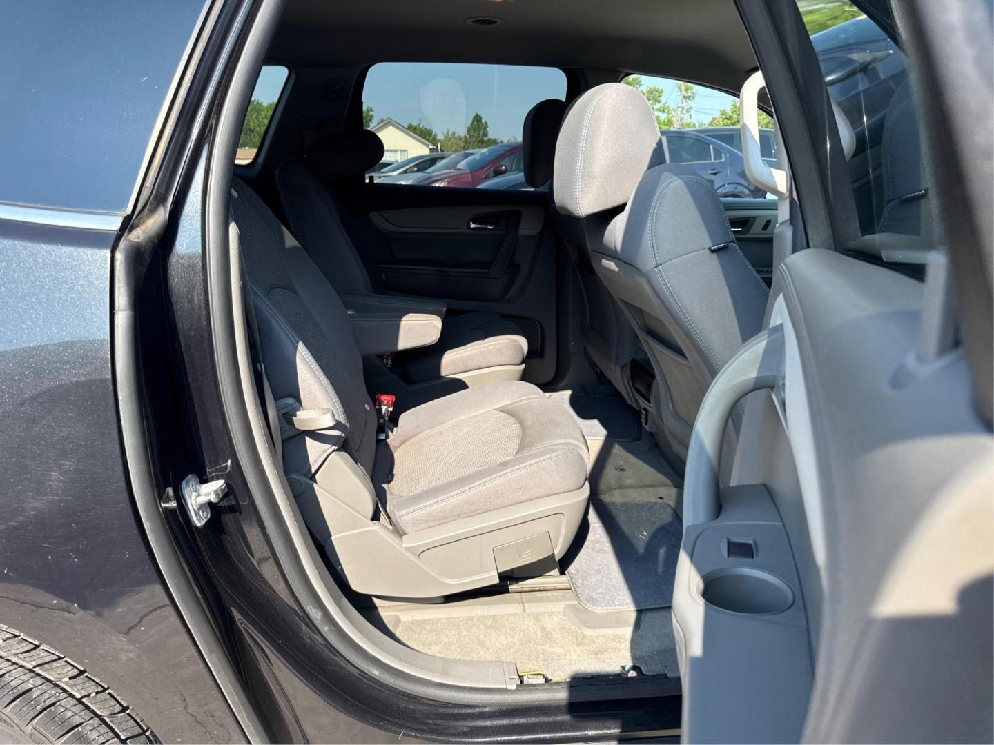 2014 Chevrolet Traverse 1LT FWD (1GNKRGKD7EJ) with an 3.6L V6 DOHC 24V engine, 6-Speed Automatic transmission, located at 16710 Clay Rd., Houston, TX, 77084, (281) 859-7900, 0.000000, 0.000000 - Photo#10