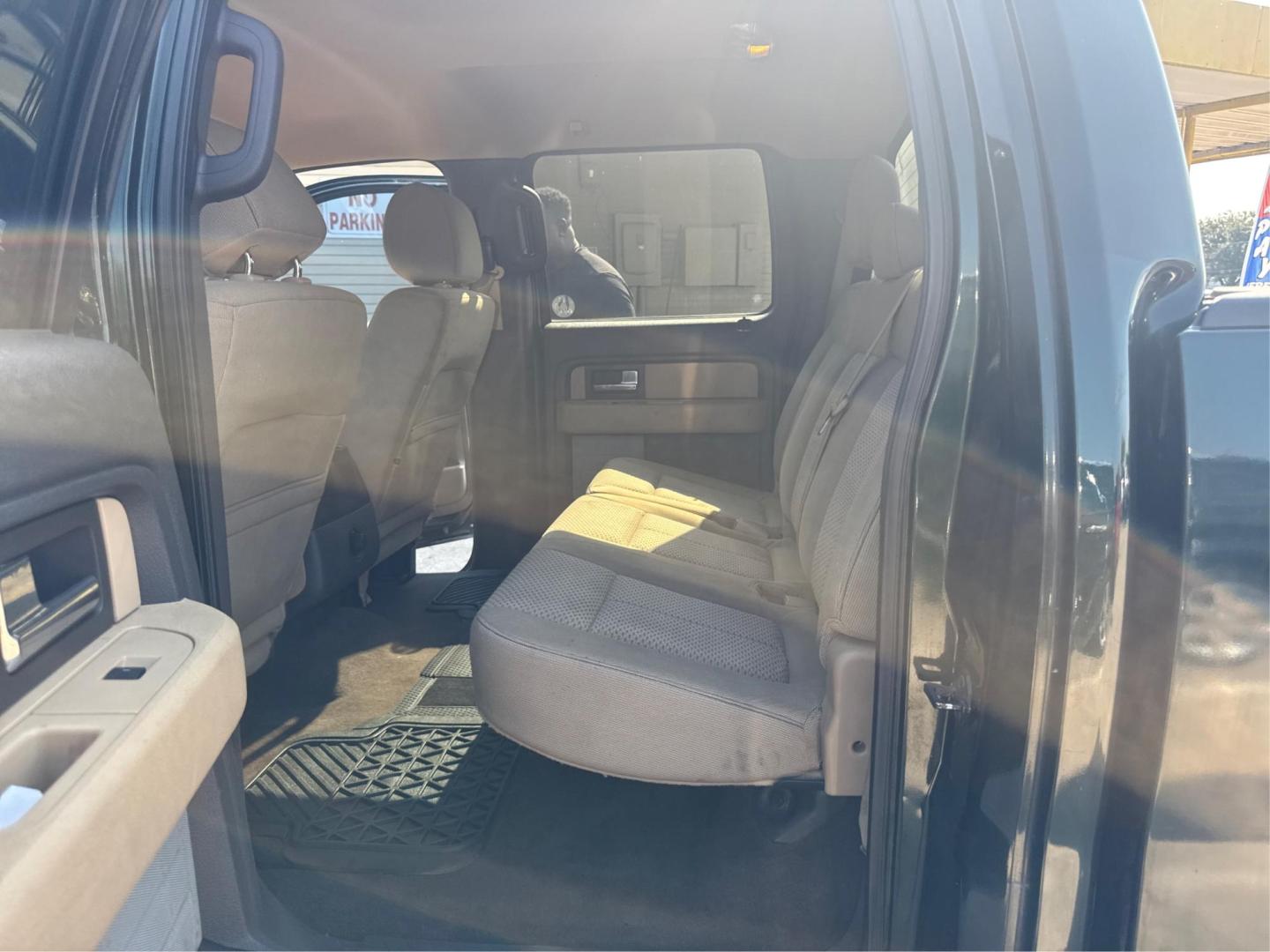 2013 Ford F-150 Platinum SuperCrew 6.5-ft. Bed 2WD (1FTFW1CT4DK) with an 3.5L V6 TURBO engine, 6-Speed Automatic transmission, located at 16710 Clay Rd., Houston, TX, 77084, (281) 859-7900, 0.000000, 0.000000 - Photo#9