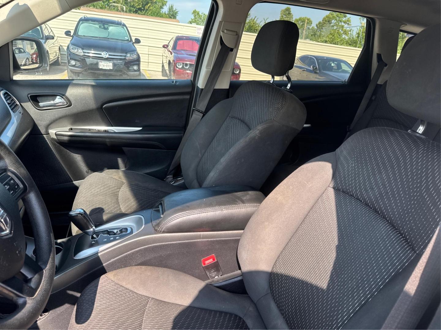 2018 Dodge Journey SE (3C4PDCAB4JT) with an 2.4L L4 DOHC 16V engine, 4A transmission, located at 16710 Clay Rd., Houston, TX, 77084, (281) 859-7900, 0.000000, 0.000000 - Photo#8