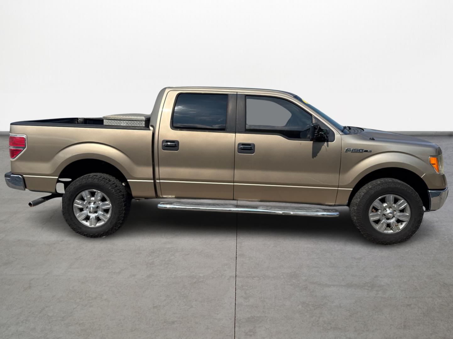 2011 Ford F-150 FX2 SuperCrew 5.5-ft. Bed 2WD (1FTFW1CF6BF) with an 5.0L V8 engine, 4-Speed Automatic transmission, located at 16710 Clay Rd., Houston, TX, 77084, (281) 859-7900, 0.000000, 0.000000 - Photo#3