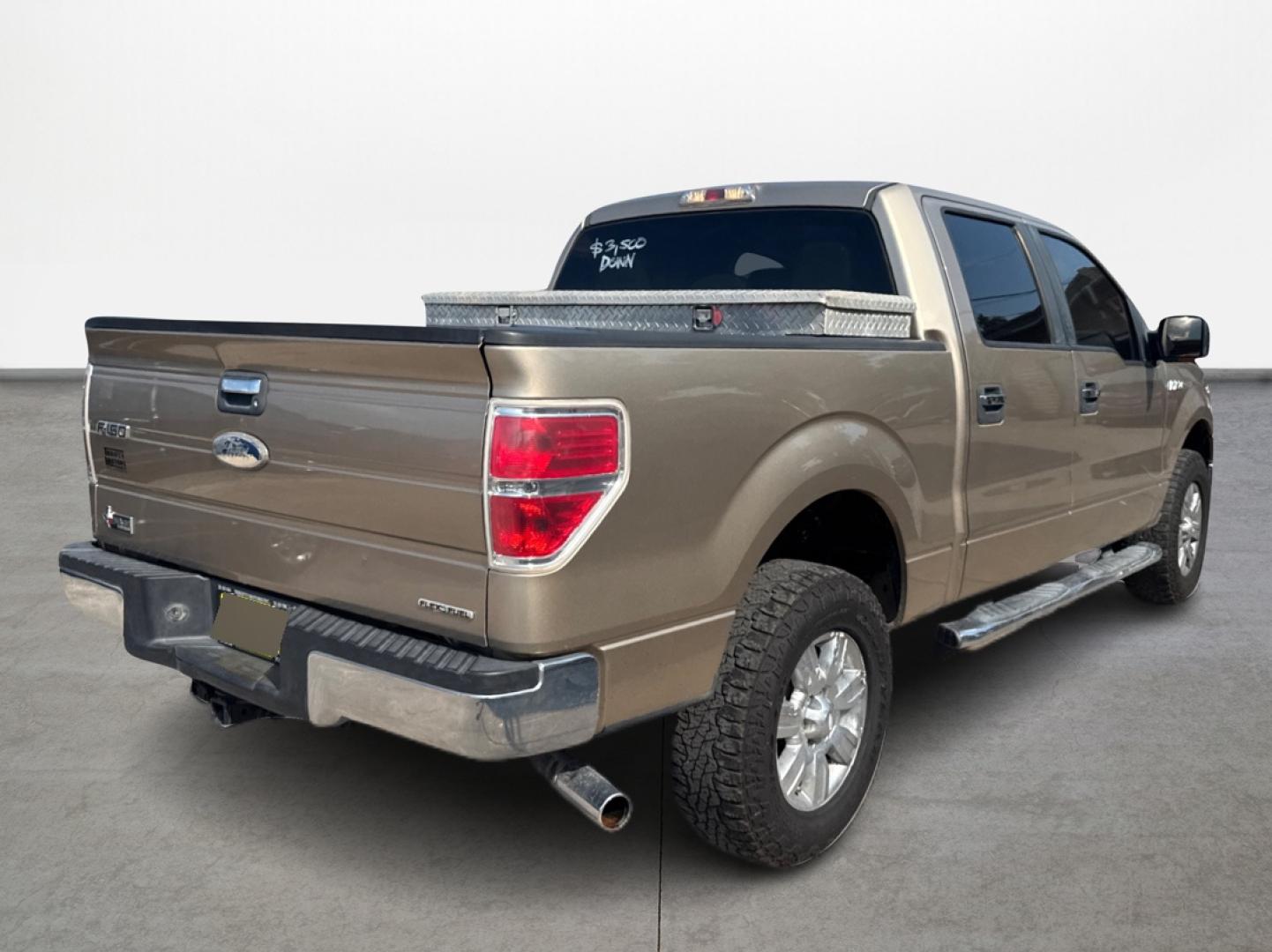 2011 Ford F-150 FX2 SuperCrew 5.5-ft. Bed 2WD (1FTFW1CF6BF) with an 5.0L V8 engine, 4-Speed Automatic transmission, located at 16710 Clay Rd., Houston, TX, 77084, (281) 859-7900, 0.000000, 0.000000 - Photo#4