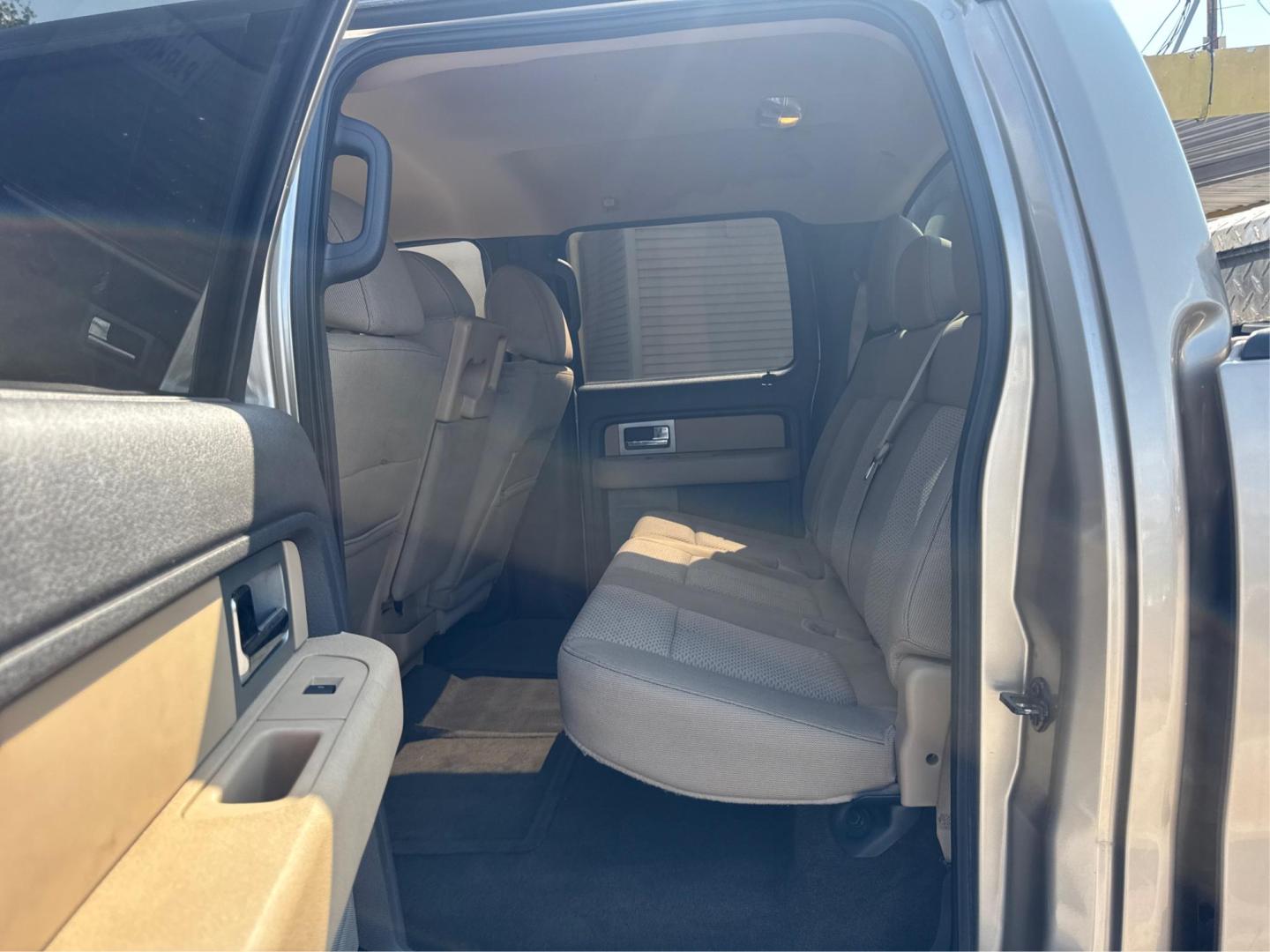 2011 Ford F-150 FX2 SuperCrew 5.5-ft. Bed 2WD (1FTFW1CF6BF) with an 5.0L V8 engine, 4-Speed Automatic transmission, located at 16710 Clay Rd., Houston, TX, 77084, (281) 859-7900, 0.000000, 0.000000 - Photo#10