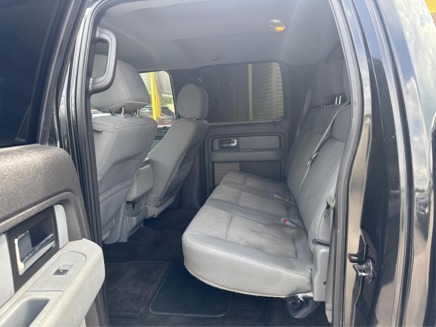 2012 Ford F-150 FX2 SuperCrew 5.5-ft. Bed 2WD (1FTFW1CF4CK) with an 5.0L V8 engine, 6-Speed Automatic transmission, located at 16710 Clay Rd., Houston, TX, 77084, (281) 859-7900, 0.000000, 0.000000 - Photo#9