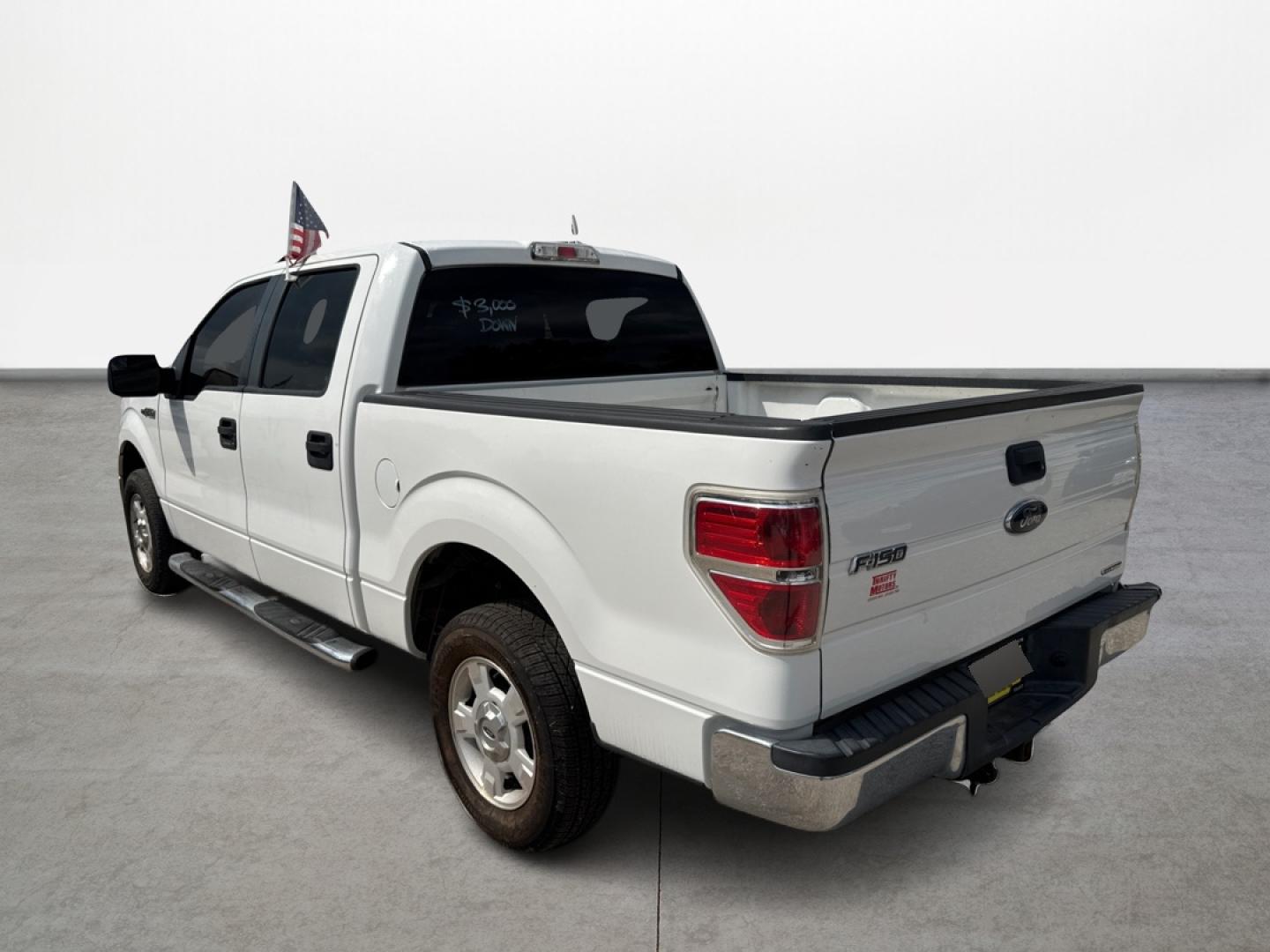 2013 Ford F-150 XLT SuperCrew 6.5-ft. Bed 2WD (1FTEW1CM5DF) with an 3.7L V6 DOHC 24V engine, 6-Speed Automatic transmission, located at 16710 Clay Rd., Houston, TX, 77084, (281) 859-7900, 0.000000, 0.000000 - Photo#6