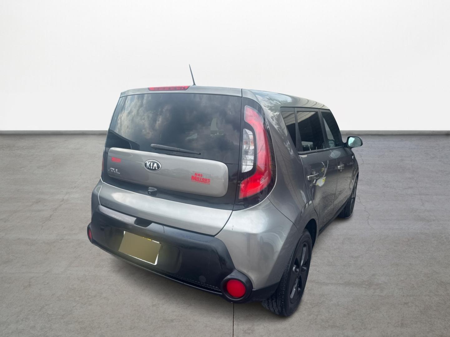 2015 Kia Soul Base (KNDJN2A20F7) with an 1.6L L4 DOHC 16V engine, located at 16710 Clay Rd., Houston, TX, 77084, (281) 859-7900, 0.000000, 0.000000 - Photo#4