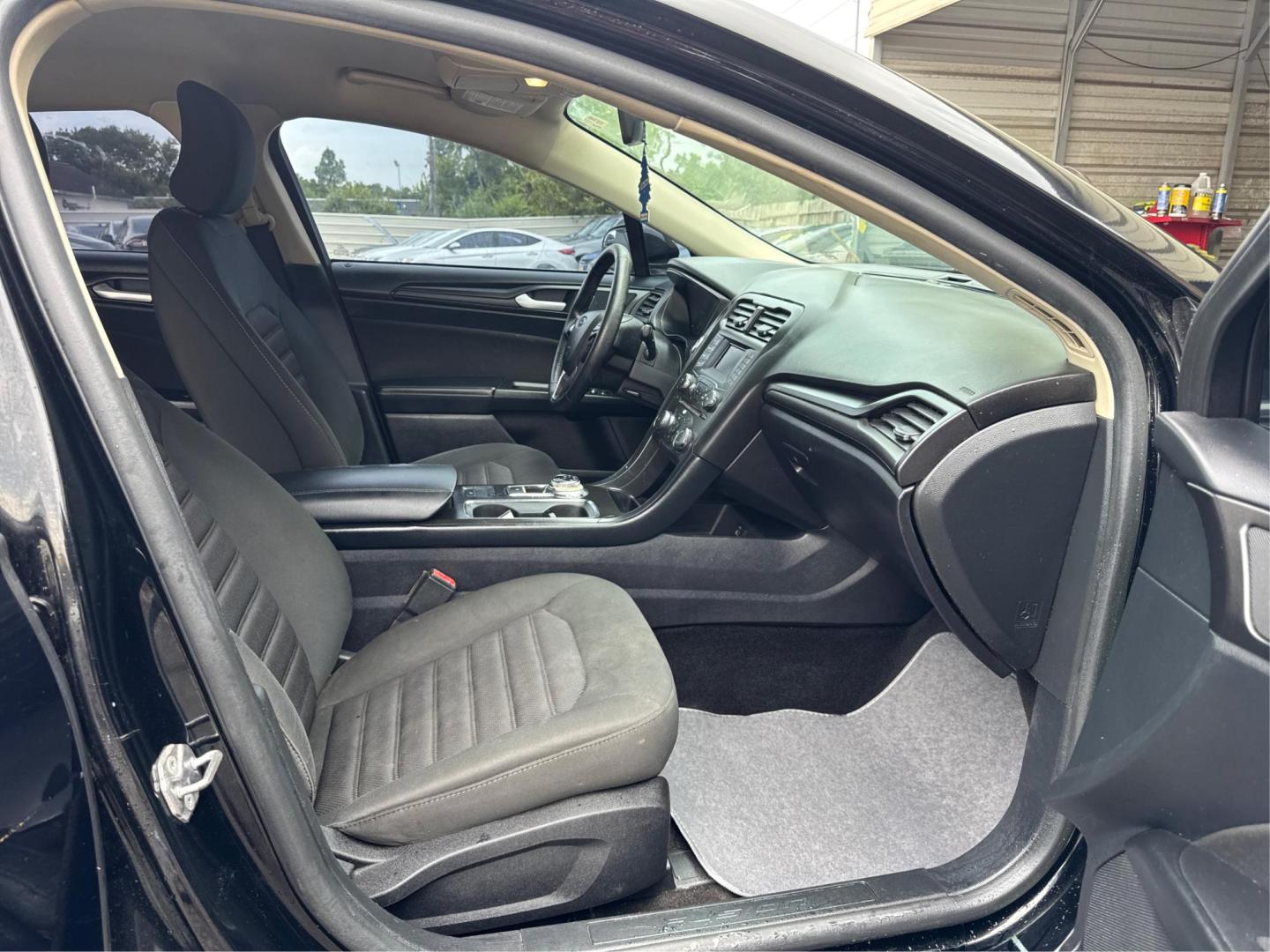 2018 Ford Fusion S (3FA6P0G71JR) with an 2.5L L4 DOHC 16V engine, 6A transmission, located at 16710 Clay Rd., Houston, TX, 77084, (281) 859-7900, 0.000000, 0.000000 - Photo#8