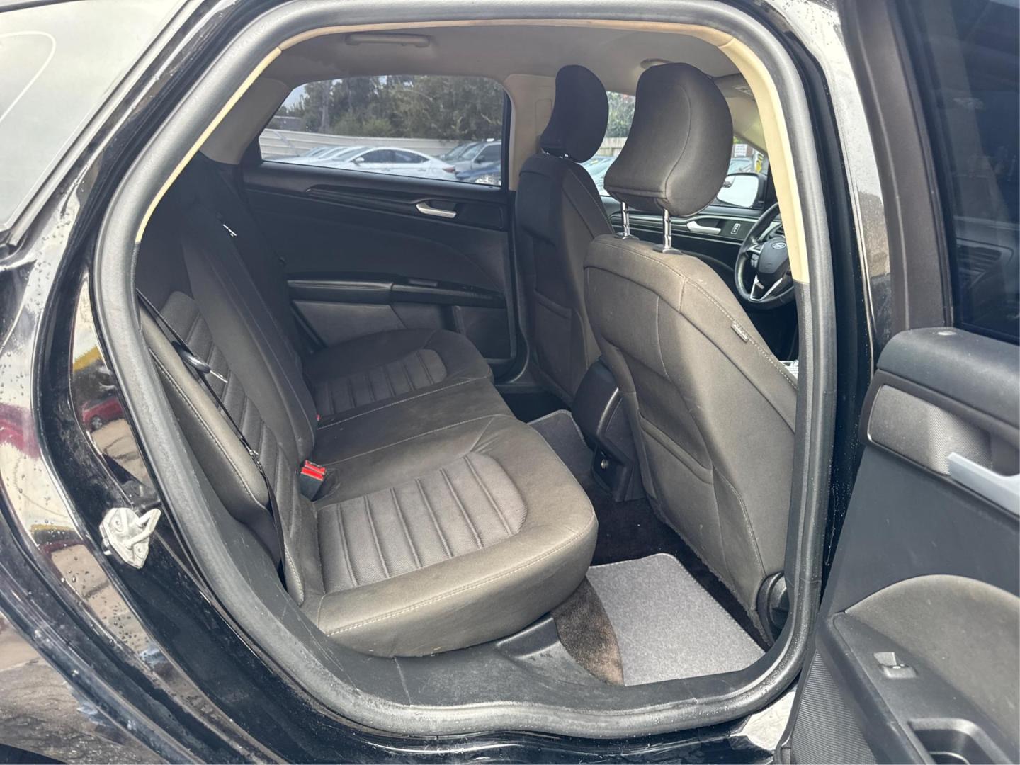 2018 Ford Fusion S (3FA6P0G71JR) with an 2.5L L4 DOHC 16V engine, 6A transmission, located at 16710 Clay Rd., Houston, TX, 77084, (281) 859-7900, 0.000000, 0.000000 - Photo#9