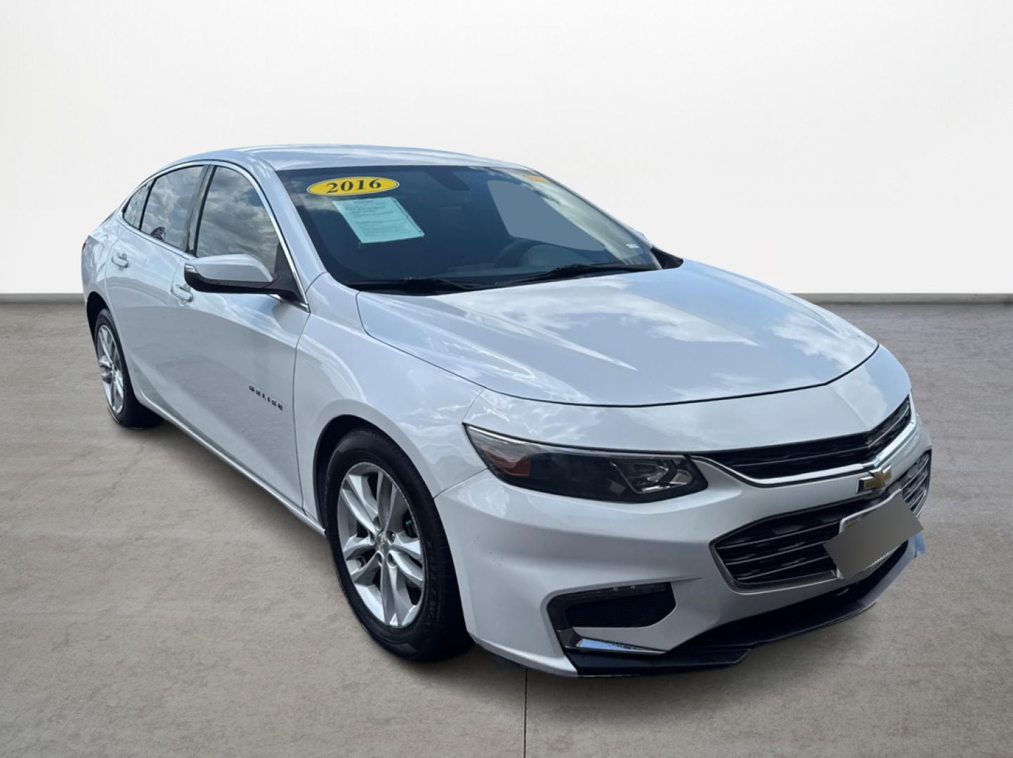 2016 Chevrolet Malibu 1LT (1G1ZE5ST2GF) with an 1.5L L4 DOHC 16V engine, 6A transmission, located at 16710 Clay Rd., Houston, TX, 77084, (281) 859-7900, 0.000000, 0.000000 - Photo#2