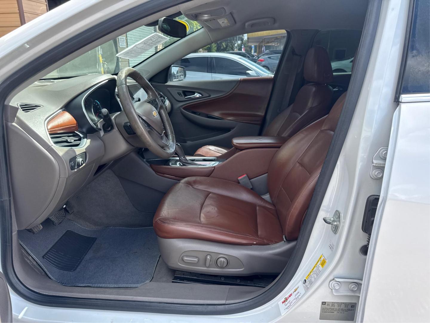 2016 Chevrolet Malibu 1LT (1G1ZE5ST2GF) with an 1.5L L4 DOHC 16V engine, 6A transmission, located at 16710 Clay Rd., Houston, TX, 77084, (281) 859-7900, 0.000000, 0.000000 - Photo#8