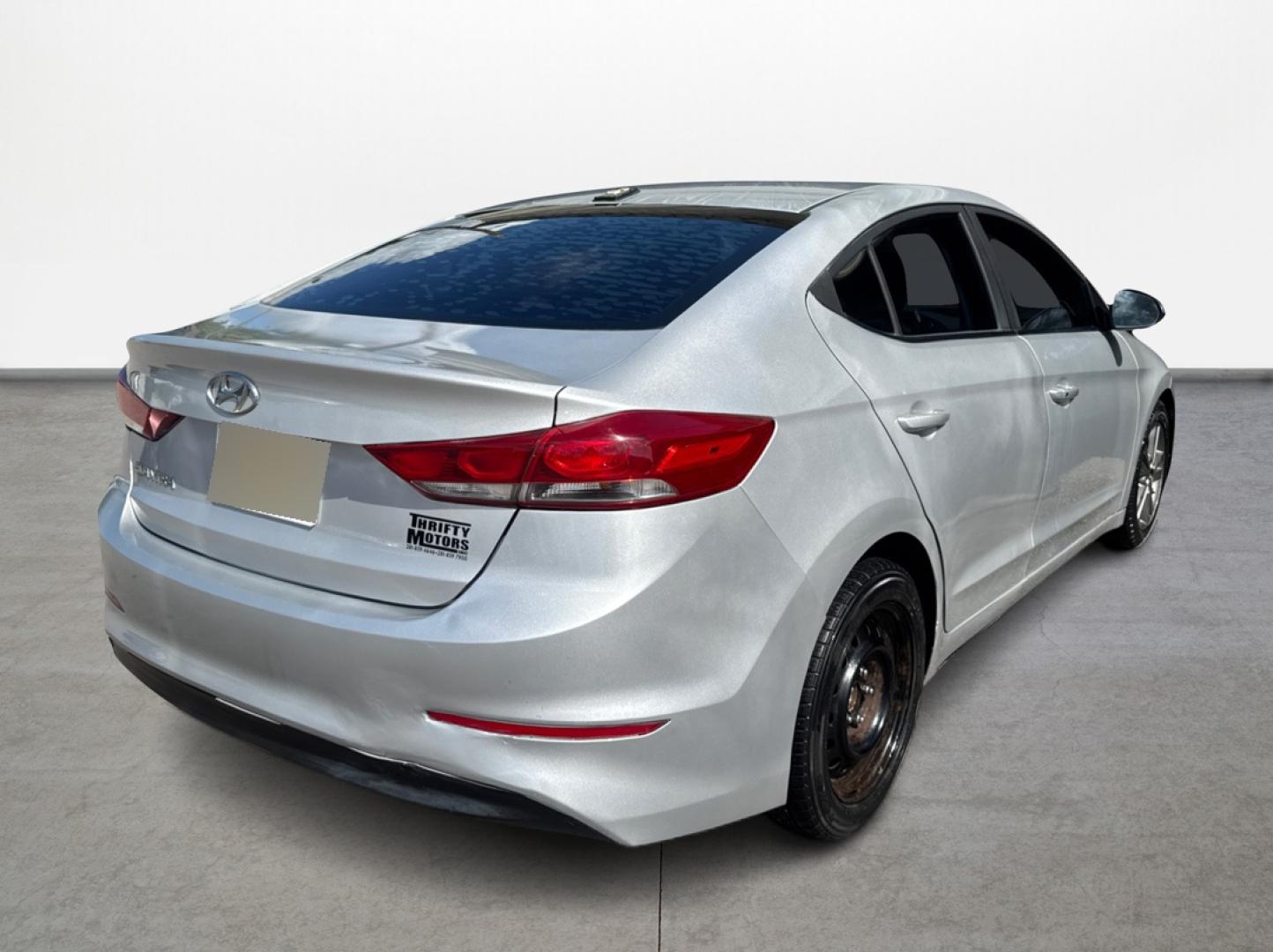 2018 Hyundai Elantra Limited (5NPD84LF1JH) with an 1.8L L4 DOHC 16V engine, 6A transmission, located at 16710 Clay Rd., Houston, TX, 77084, (281) 859-7900, 0.000000, 0.000000 - Photo#4