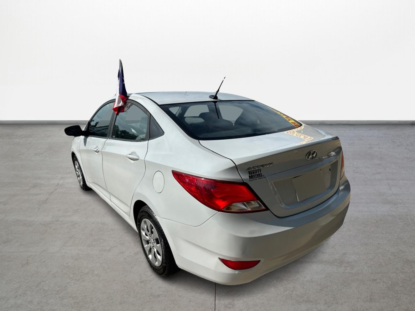 2017 Hyundai Accent SE 4-Door 6M (KMHCT4AE7HU) with an 1.6L L4 DOHC 16V engine, 6M transmission, located at 16710 Clay Rd., Houston, TX, 77084, (281) 859-7900, 0.000000, 0.000000 - Photo#6