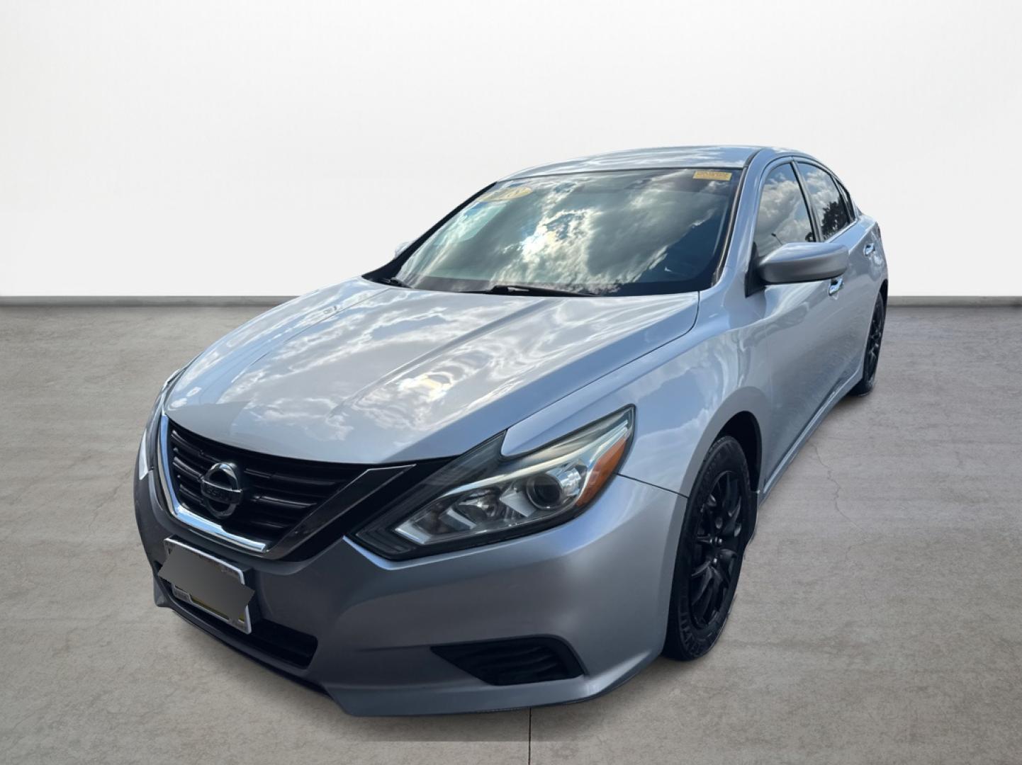 2018 Nissan Altima 2.5 (1N4AL3AP6JC) with an 2.5L L4 DOHC 16V engine, CVT transmission, located at 16710 Clay Rd., Houston, TX, 77084, (281) 859-7900, 0.000000, 0.000000 - Photo#0