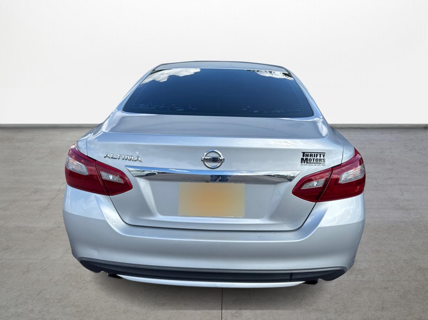 2018 Nissan Altima 2.5 (1N4AL3AP6JC) with an 2.5L L4 DOHC 16V engine, CVT transmission, located at 16710 Clay Rd., Houston, TX, 77084, (281) 859-7900, 0.000000, 0.000000 - Photo#5