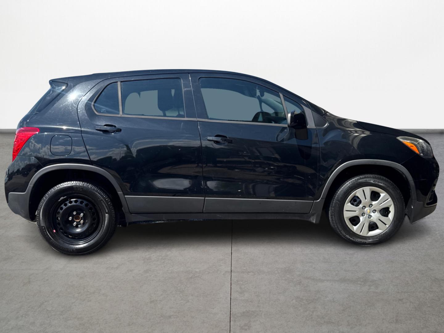 2019 Chevrolet Trax LS FWD (3GNCJKSB1KL) with an 1.4L L4 DOHC 16V engine, 6A transmission, located at 16710 Clay Rd., Houston, TX, 77084, (281) 859-7900, 0.000000, 0.000000 - Photo#0