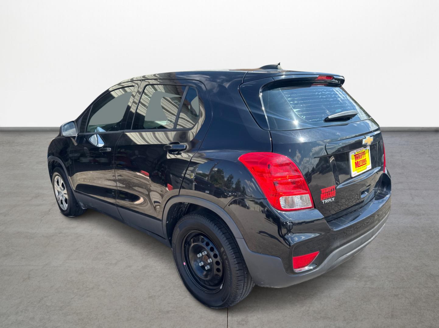 2019 Chevrolet Trax LS FWD (3GNCJKSB1KL) with an 1.4L L4 DOHC 16V engine, 6A transmission, located at 16710 Clay Rd., Houston, TX, 77084, (281) 859-7900, 0.000000, 0.000000 - Photo#3