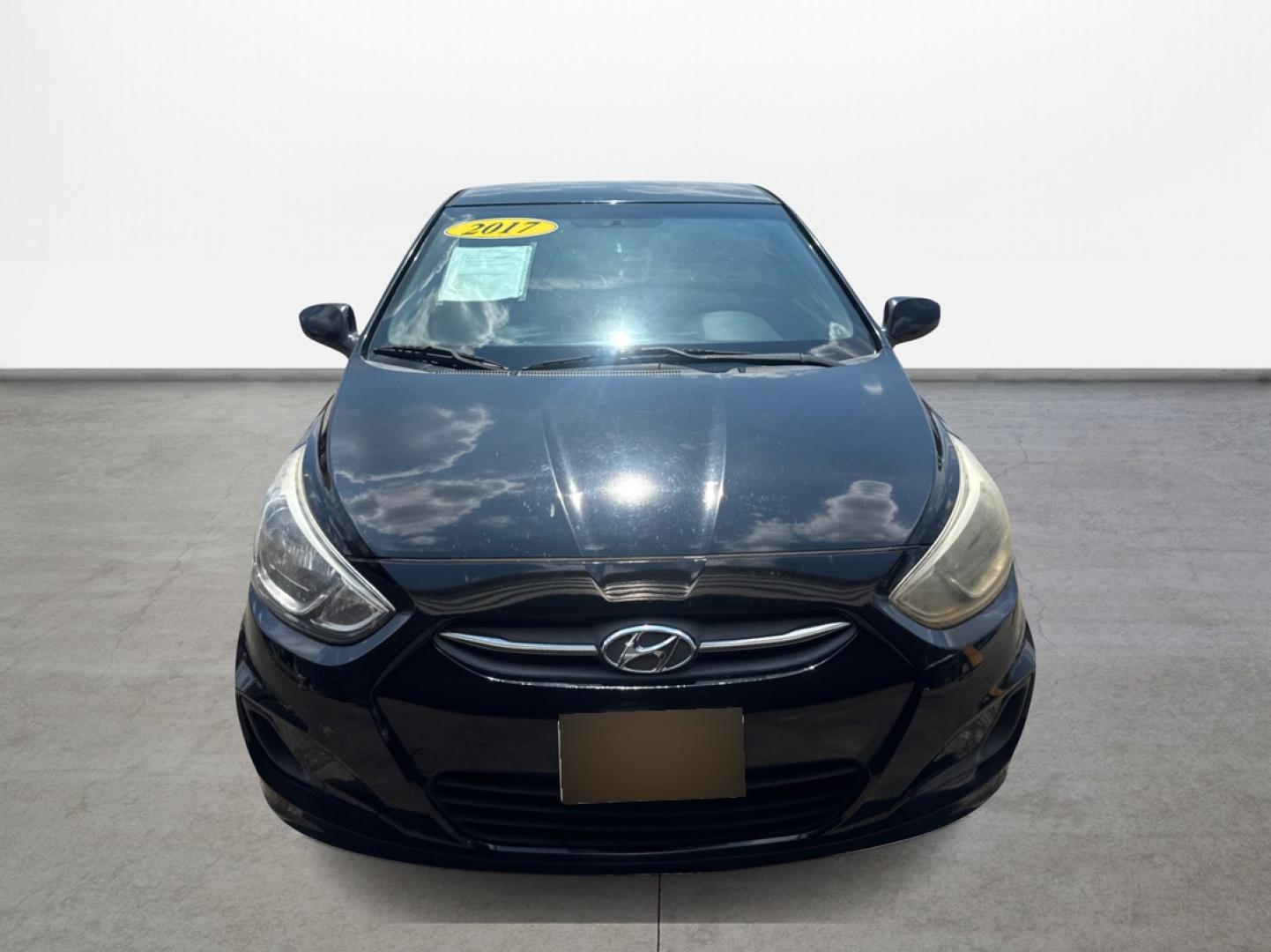2017 Hyundai Accent SE 4-Door 6M (KMHCT4AE2HU) with an 1.6L L4 DOHC 16V engine, 6M transmission, located at 16710 Clay Rd., Houston, TX, 77084, (281) 859-7900, 0.000000, 0.000000 - Photo#2