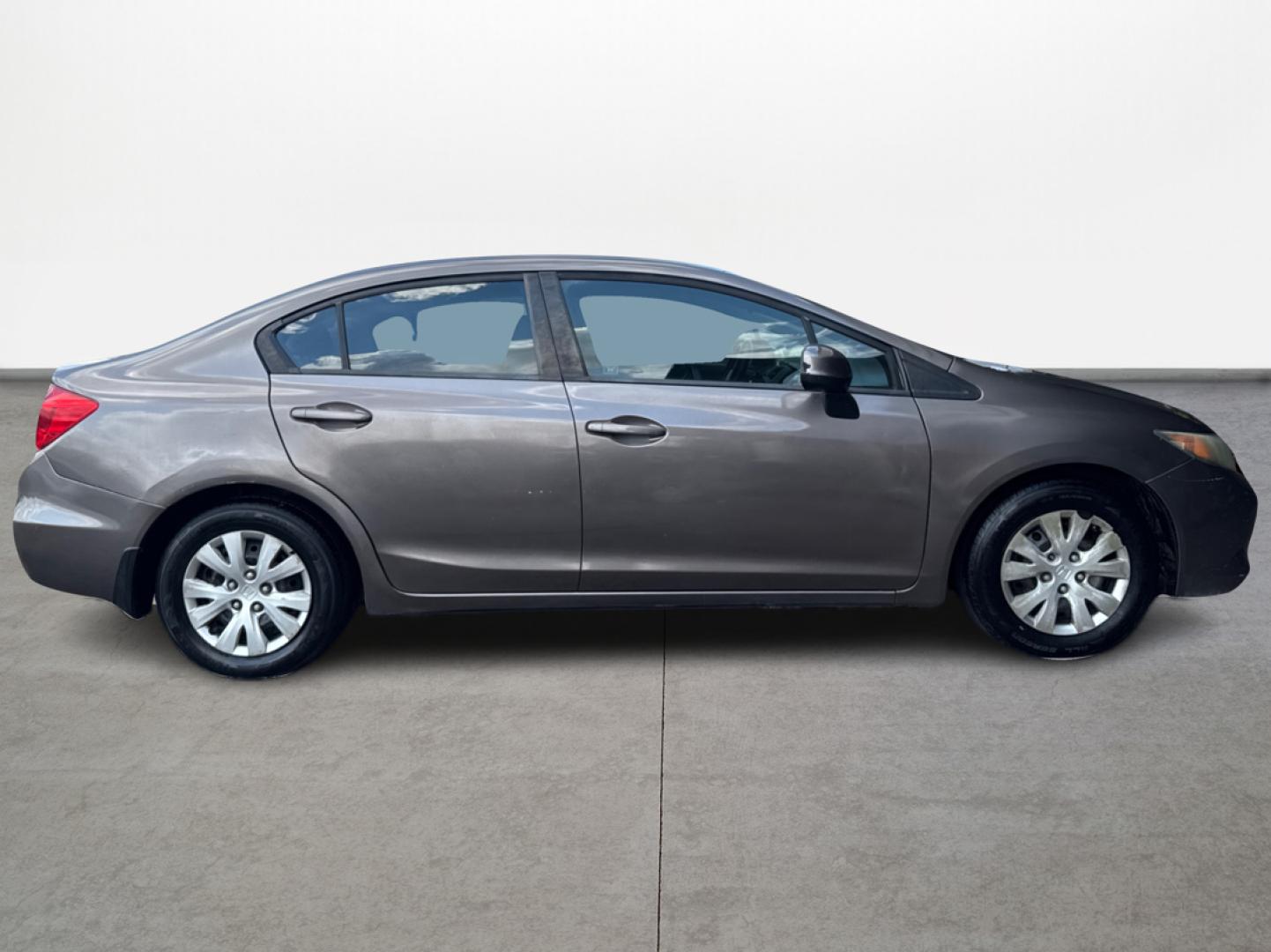2012 Honda Civic LX Sedan 5-Speed AT (2HGFB2F5XCH) with an 1.8L L4 SOHC 16V engine, 5-Speed Automatic transmission, located at 16710 Clay Rd., Houston, TX, 77084, (281) 859-7900, 0.000000, 0.000000 - Photo#3