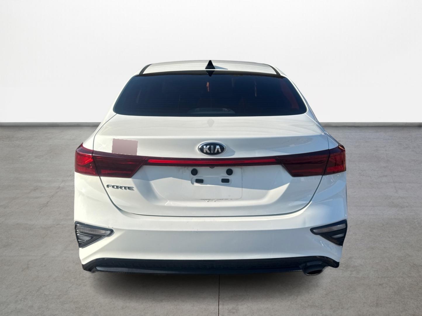 2020 Kia Forte FE 6M (3KPF24AD2LE) with an 2.0L L4 DOHC 16V engine, 6M transmission, located at 16710 Clay Rd., Houston, TX, 77084, (281) 859-7900, 0.000000, 0.000000 - Photo#4
