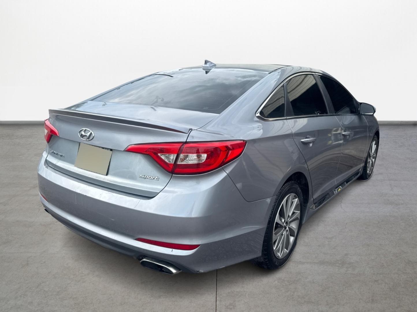 2016 Hyundai Sonata Sport (5NPE34AF5GH) with an 2.4L L4 DOHC 16V engine, 6A transmission, located at 16710 Clay Rd., Houston, TX, 77084, (281) 859-7900, 0.000000, 0.000000 - Photo#2