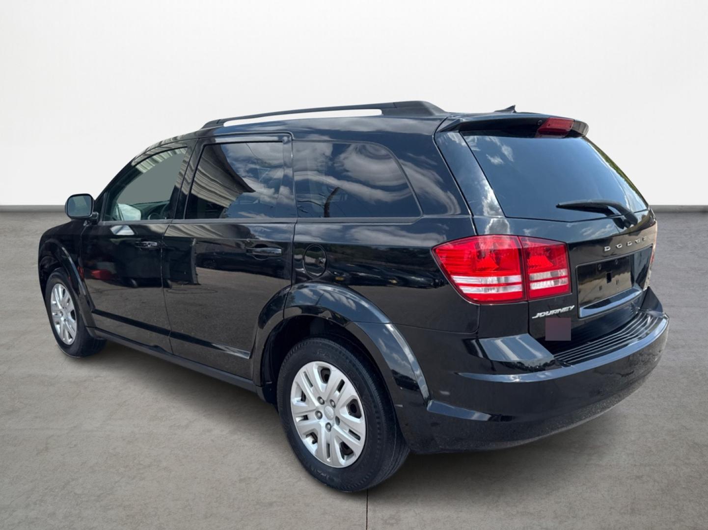 2016 Dodge Journey SE (3C4PDCAB7GT) with an 2.4L L4 DOHC 16V engine, 4A transmission, located at 16710 Clay Rd., Houston, TX, 77084, (281) 859-7900, 0.000000, 0.000000 - Photo#5