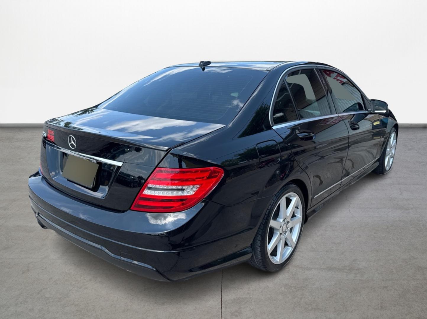 2014 Mercedes-Benz C-Class C250 Luxury Sedan (WDDGF4HBXEA) with an 3.0L V6 DOHC 16V engine, 7-Speed Automatic transmission, located at 16710 Clay Rd., Houston, TX, 77084, (281) 859-7900, 0.000000, 0.000000 - Photo#4