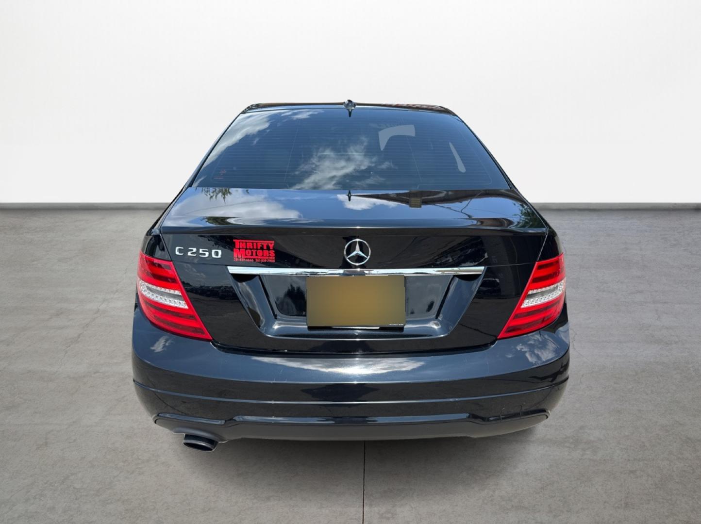 2014 Mercedes-Benz C-Class C250 Luxury Sedan (WDDGF4HBXEA) with an 3.0L V6 DOHC 16V engine, 7-Speed Automatic transmission, located at 16710 Clay Rd., Houston, TX, 77084, (281) 859-7900, 0.000000, 0.000000 - Photo#5
