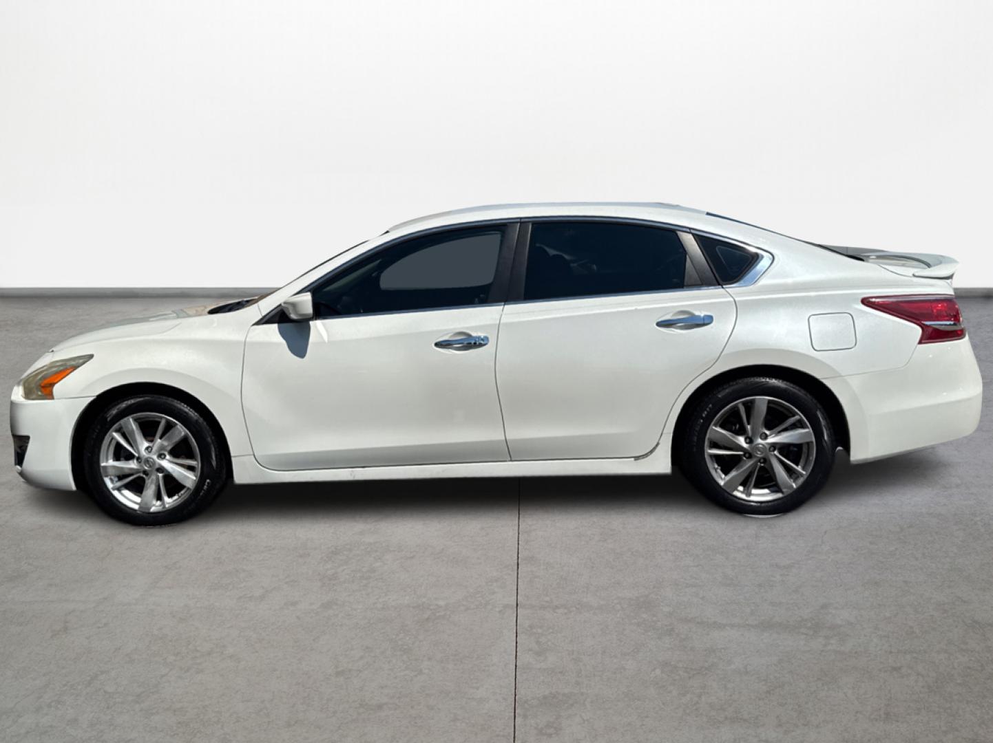 2013 Nissan Altima 2.5 S (1N4AL3AP9DN) with an 2.5L L4 DOHC 16V engine, located at 16710 Clay Rd., Houston, TX, 77084, (281) 859-7900, 0.000000, 0.000000 - Photo#7