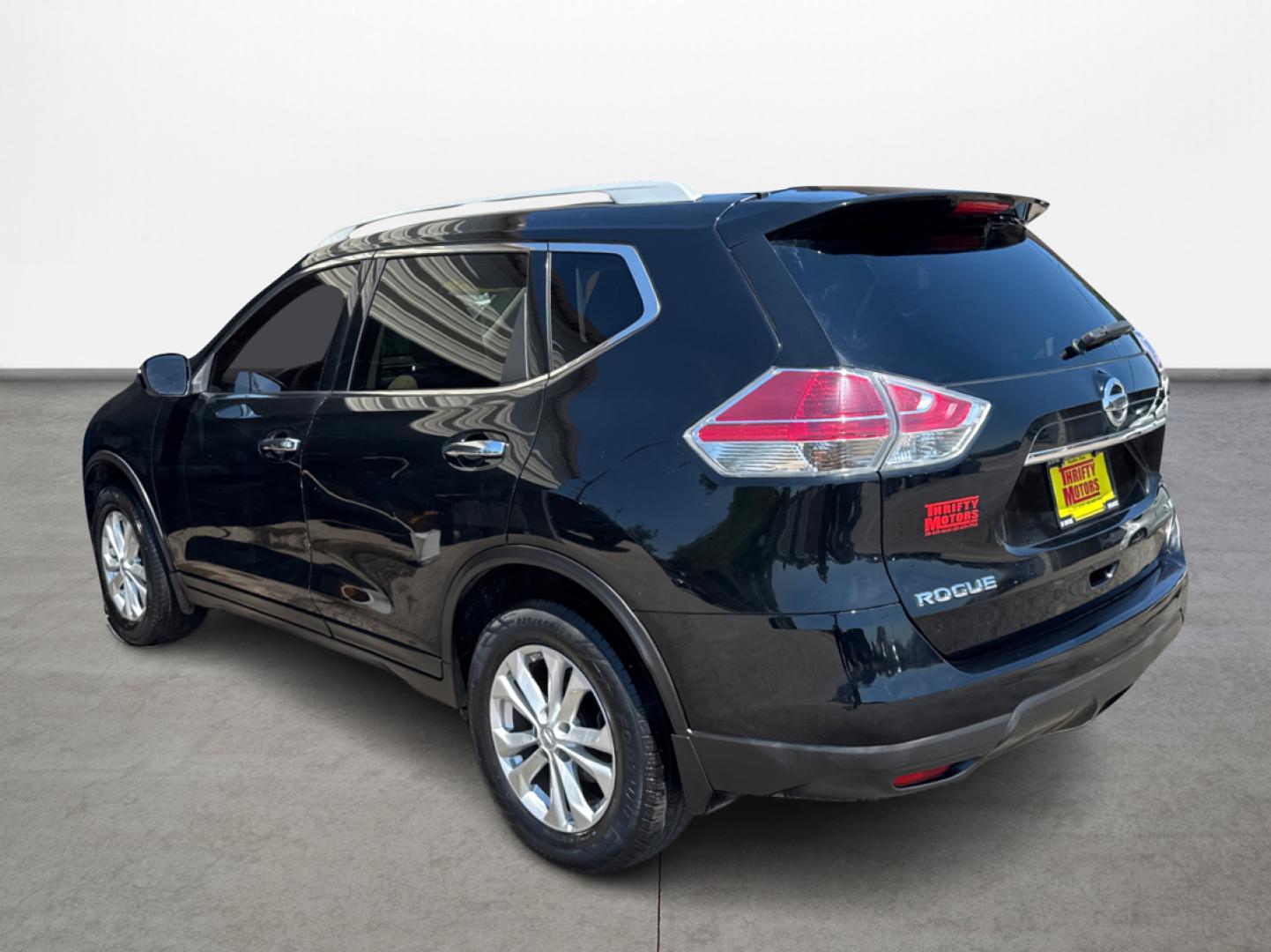 2015 Nissan Rogue S AWD (5N1AT2MK9FC) with an 2.5L L4 DOHC 16V engine, Continuously Variable Transmission transmission, located at 16710 Clay Rd., Houston, TX, 77084, (281) 859-7900, 0.000000, 0.000000 - Photo#4