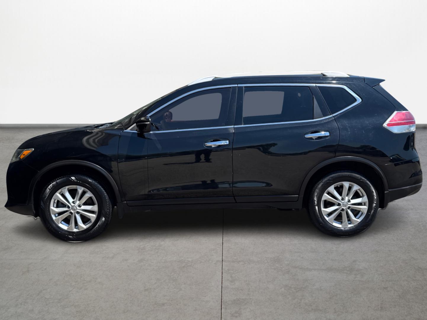 2015 Nissan Rogue S AWD (5N1AT2MK9FC) with an 2.5L L4 DOHC 16V engine, Continuously Variable Transmission transmission, located at 16710 Clay Rd., Houston, TX, 77084, (281) 859-7900, 0.000000, 0.000000 - Photo#5