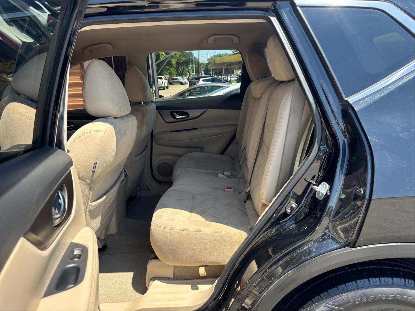 2015 Nissan Rogue S AWD (5N1AT2MK9FC) with an 2.5L L4 DOHC 16V engine, Continuously Variable Transmission transmission, located at 16710 Clay Rd., Houston, TX, 77084, (281) 859-7900, 0.000000, 0.000000 - Photo#7
