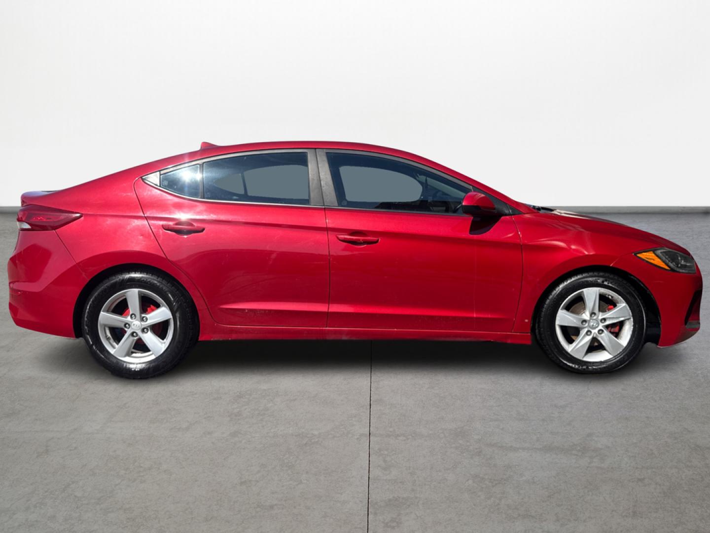 2017 Hyundai Elantra SE 6AT (KMHD74LF7HU) with an 1.8L L4 DOHC 16V engine, 6A transmission, located at 16710 Clay Rd., Houston, TX, 77084, (281) 859-7900, 0.000000, 0.000000 - Photo#3