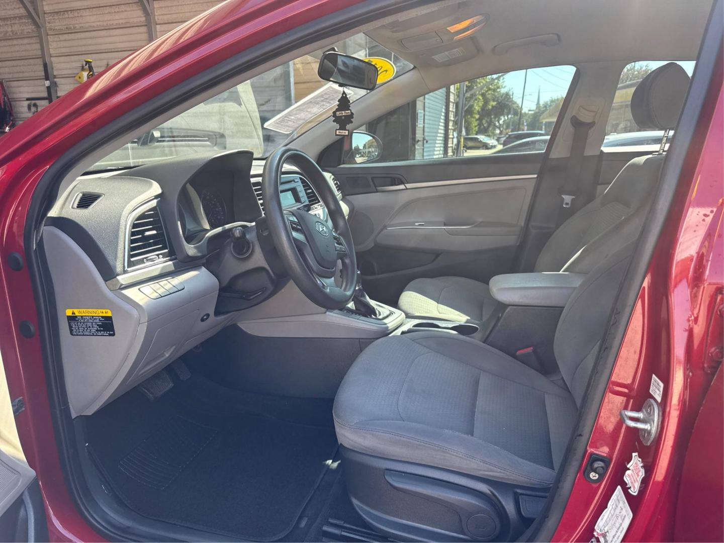 2017 Hyundai Elantra SE 6AT (KMHD74LF7HU) with an 1.8L L4 DOHC 16V engine, 6A transmission, located at 16710 Clay Rd., Houston, TX, 77084, (281) 859-7900, 0.000000, 0.000000 - Photo#10