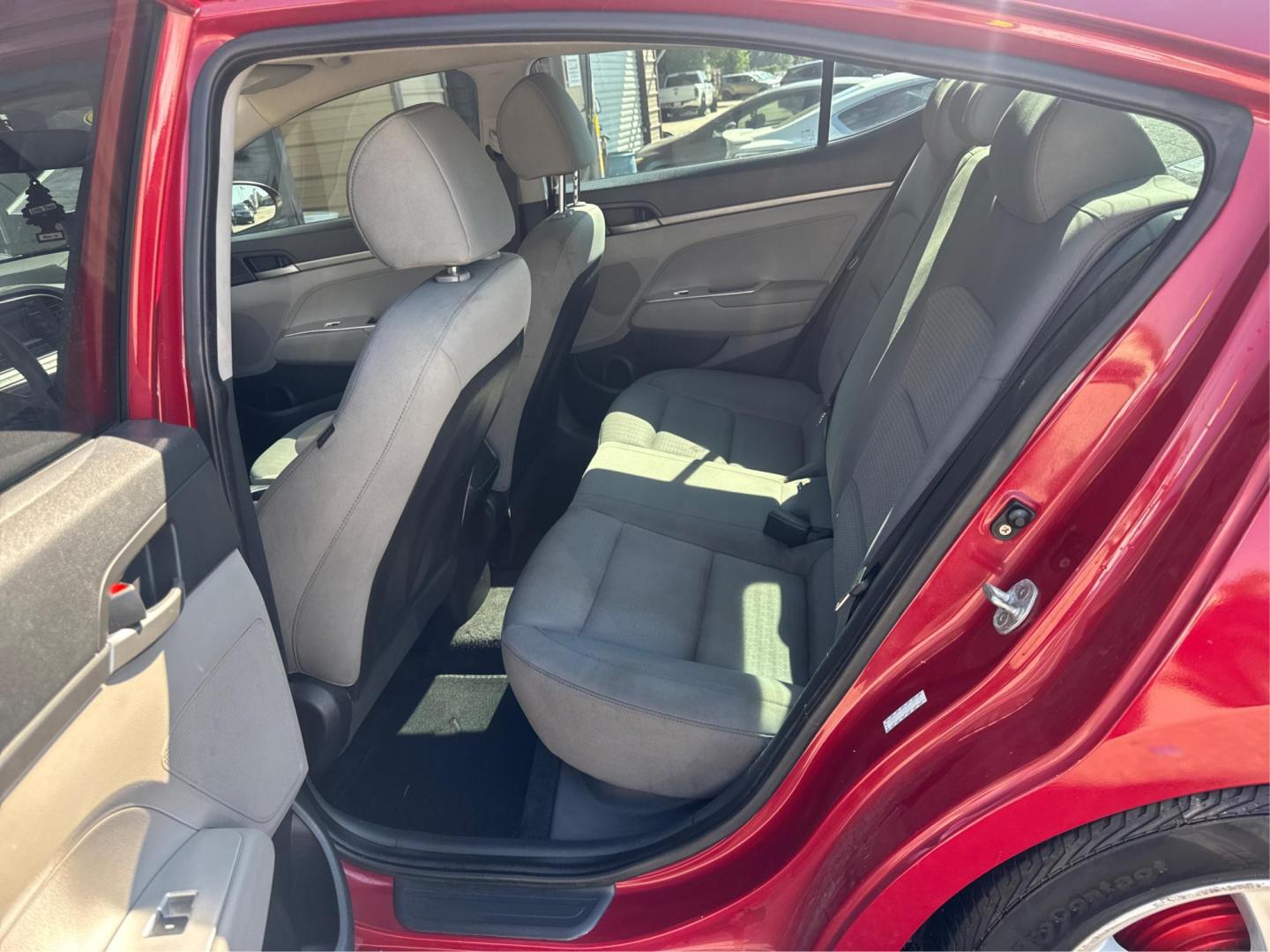 2017 Hyundai Elantra SE 6AT (KMHD74LF7HU) with an 1.8L L4 DOHC 16V engine, 6A transmission, located at 16710 Clay Rd., Houston, TX, 77084, (281) 859-7900, 0.000000, 0.000000 - Photo#11