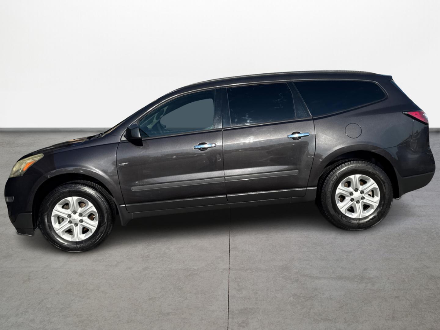 2017 Chevrolet Traverse LS FWD w/PDC (1GNKRFED7HJ) with an 3.6L V6 DOHC 24V engine, 6A transmission, located at 16710 Clay Rd., Houston, TX, 77084, (281) 859-7900, 0.000000, 0.000000 - Photo#7