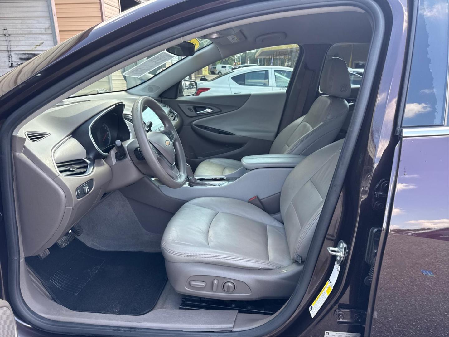 2020 Chevrolet Malibu LT (1G1ZD5STXLF) with an 1.5L L4 DOHC 16V engine, 6A transmission, located at 16710 Clay Rd., Houston, TX, 77084, (281) 859-7900, 0.000000, 0.000000 - Photo#8