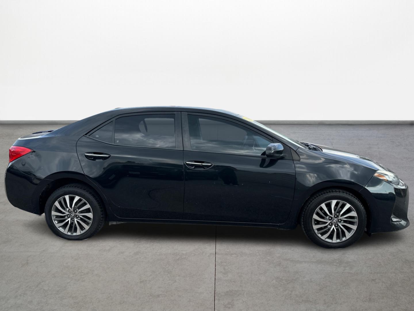 2019 Toyota Corolla L CVT (5YFBURHE7KP) with an 1.8L L4 DOHC 16V engine, CVT transmission, located at 16710 Clay Rd., Houston, TX, 77084, (281) 859-7900, 0.000000, 0.000000 - Photo#3