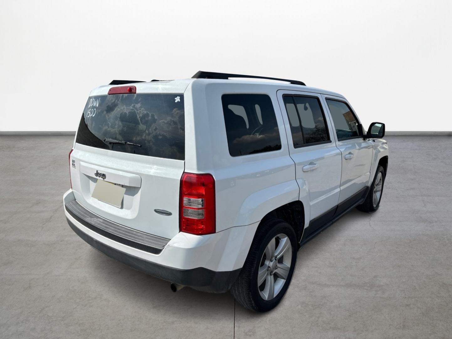 2016 Jeep Patriot Latitude 2WD (1C4NJPFBXGD) with an 2.4L L4 DOHC 16V engine, located at 16710 Clay Rd., Houston, TX, 77084, (281) 859-7900, 0.000000, 0.000000 - Photo#4