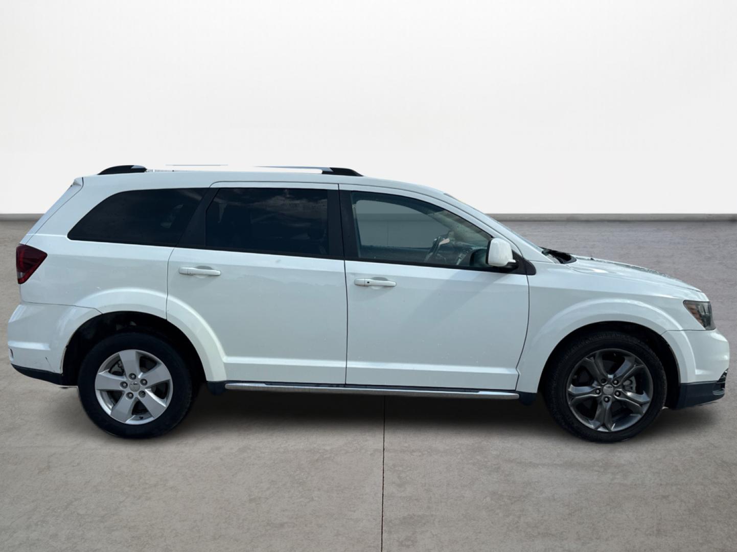 2016 Dodge Journey Crossroad FWD (3C4PDCGB1GT) with an 2.4L L4 DOHC 16V engine, 4A transmission, located at 16710 Clay Rd., Houston, TX, 77084, (281) 859-7900, 0.000000, 0.000000 - Photo#3