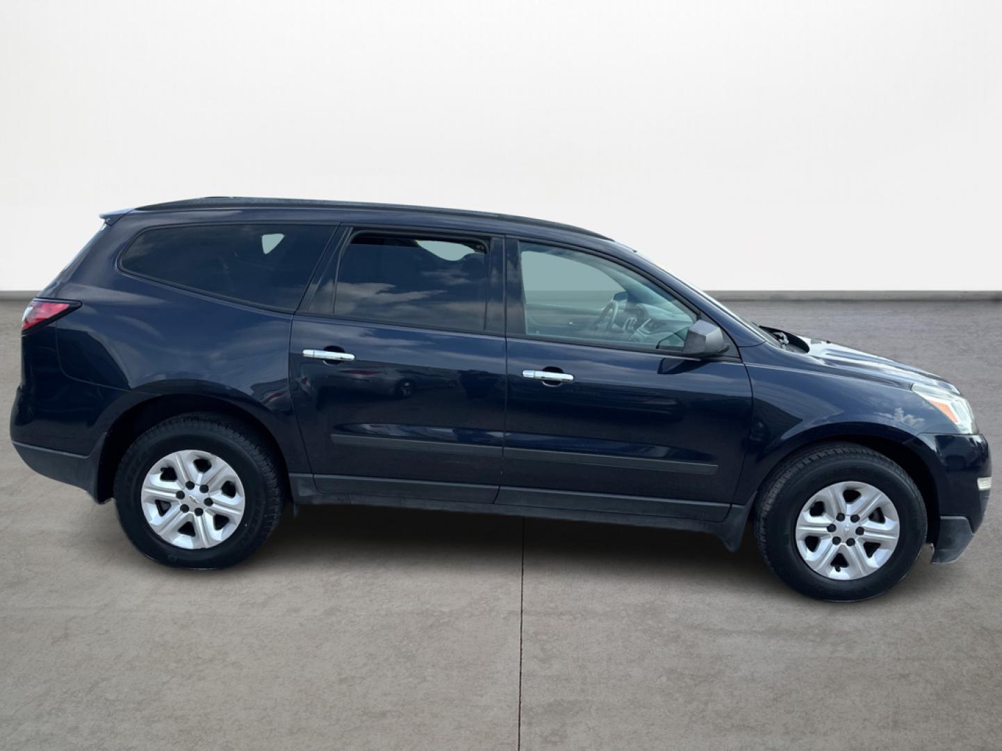 2017 Chevrolet Traverse LS FWD w/PDC (1GNKRFED3HJ) with an 3.6L V6 DOHC 24V engine, 6A transmission, located at 16710 Clay Rd., Houston, TX, 77084, (281) 859-7900, 0.000000, 0.000000 - Photo#3