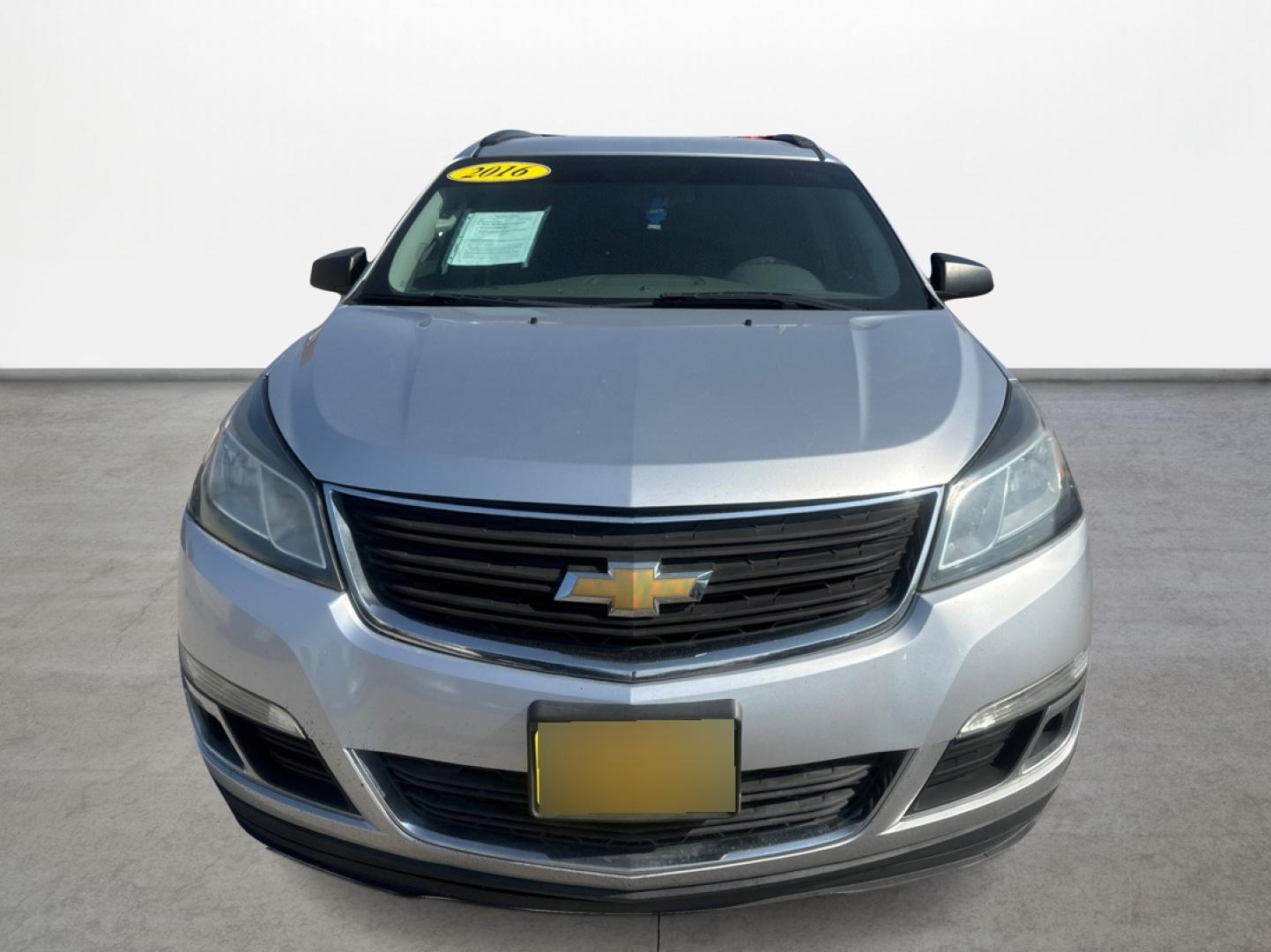 2016 Chevrolet Traverse LS FWD (1GNKRFKD0GJ) with an 3.6L V6 DOHC 24V engine, 6A transmission, located at 16710 Clay Rd., Houston, TX, 77084, (281) 859-7900, 0.000000, 0.000000 - Photo#1