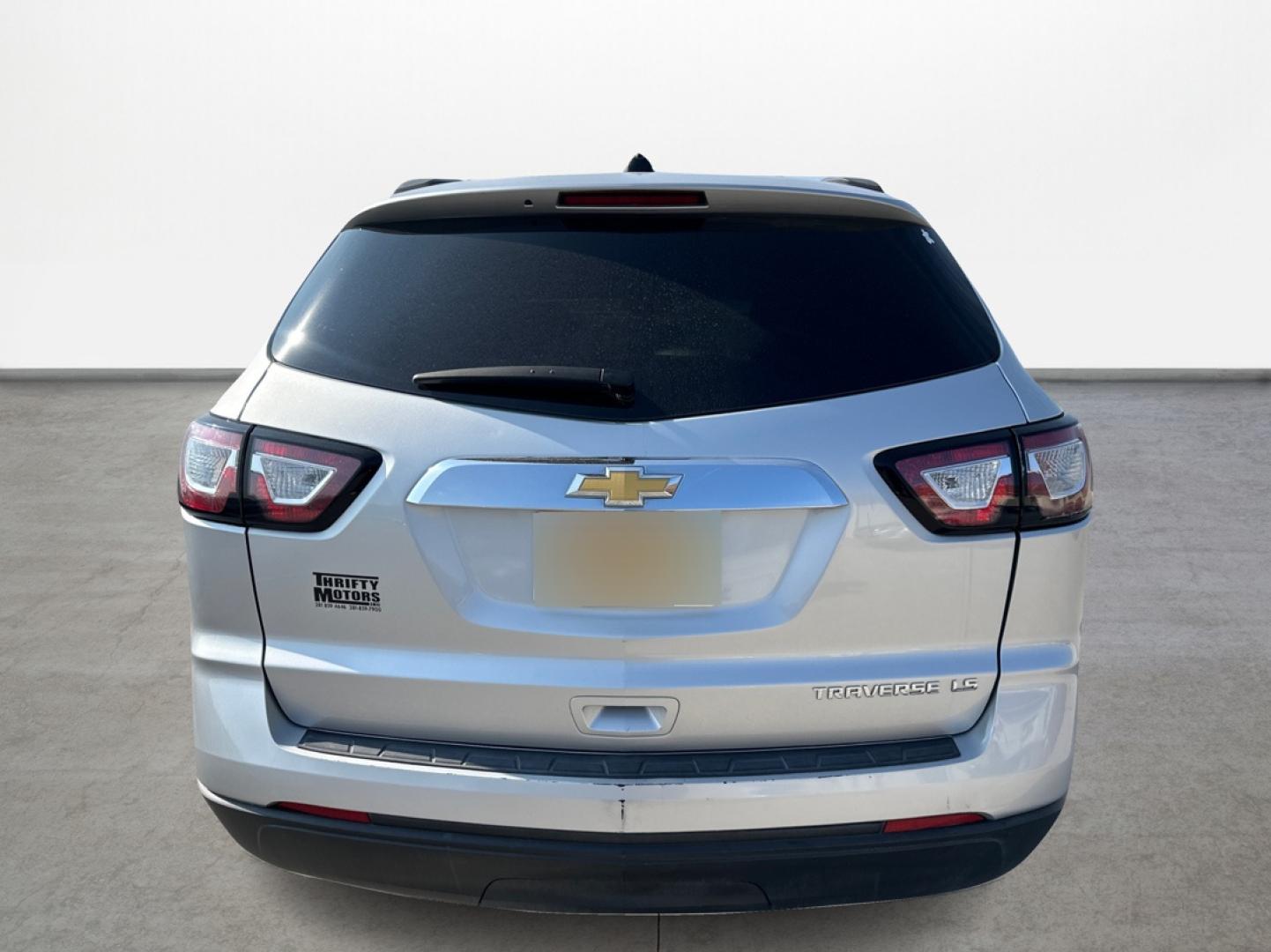 2016 Chevrolet Traverse LS FWD (1GNKRFKD0GJ) with an 3.6L V6 DOHC 24V engine, 6A transmission, located at 16710 Clay Rd., Houston, TX, 77084, (281) 859-7900, 0.000000, 0.000000 - Photo#5