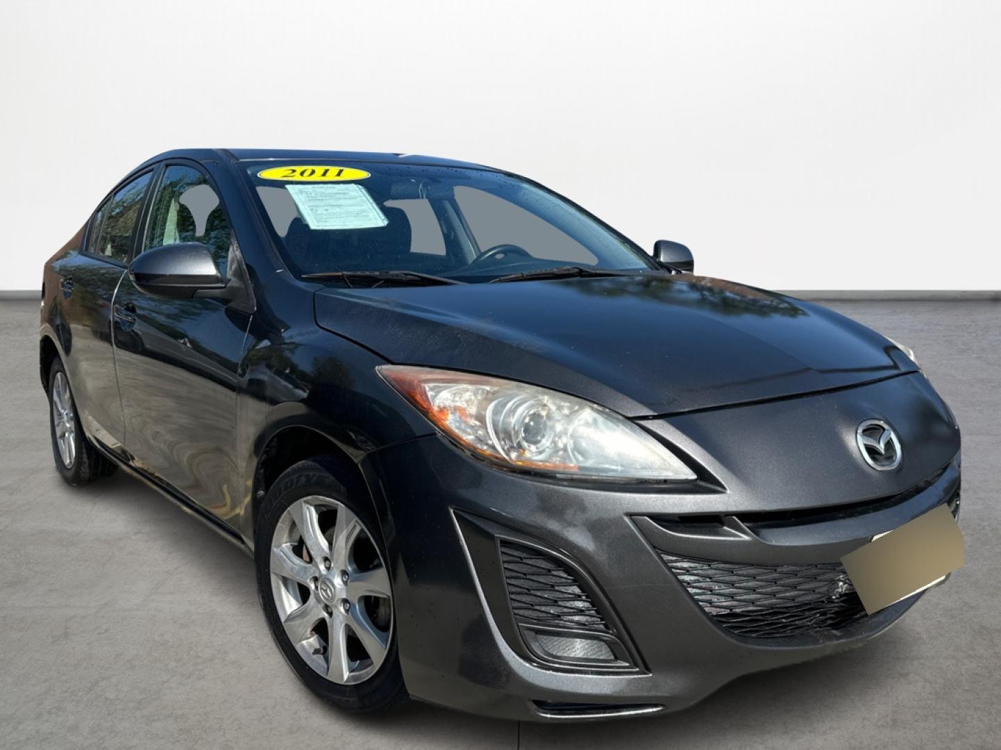 2011 Mazda MAZDA3 i Touring 4-Door (JM1BL1VF8B1) with an 2.0L L4 DOHC 16V engine, located at 16710 Clay Rd., Houston, TX, 77084, (281) 859-7900, 0.000000, 0.000000 - Photo#2