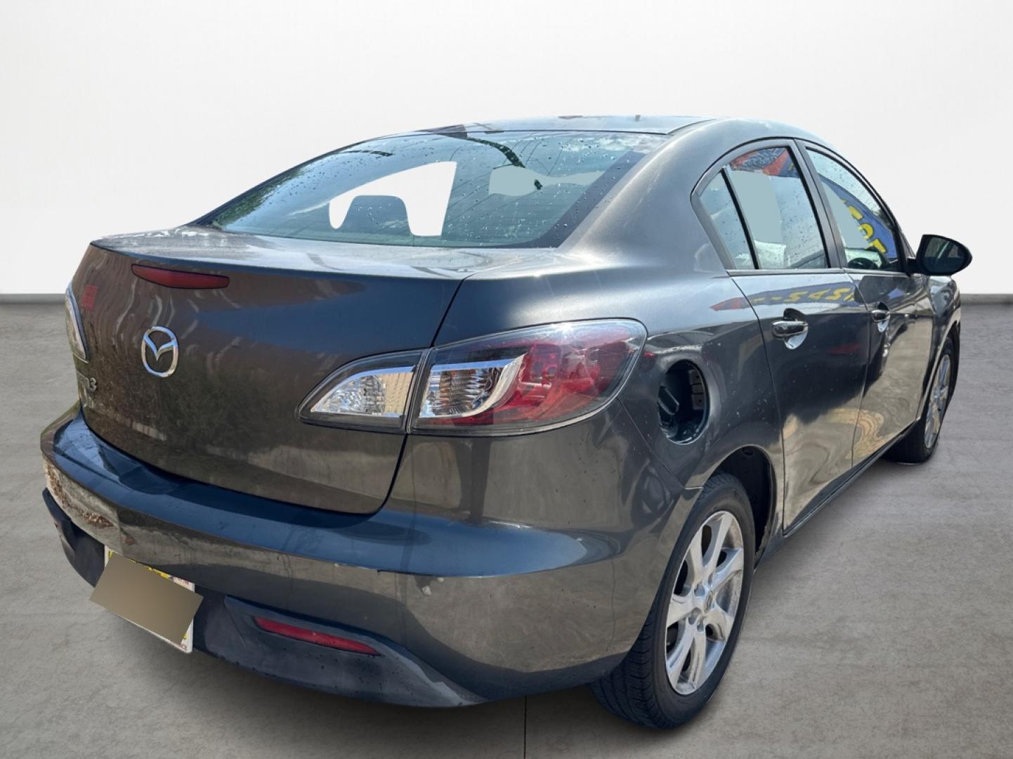2011 Mazda MAZDA3 i Touring 4-Door (JM1BL1VF8B1) with an 2.0L L4 DOHC 16V engine, located at 16710 Clay Rd., Houston, TX, 77084, (281) 859-7900, 0.000000, 0.000000 - Photo#4