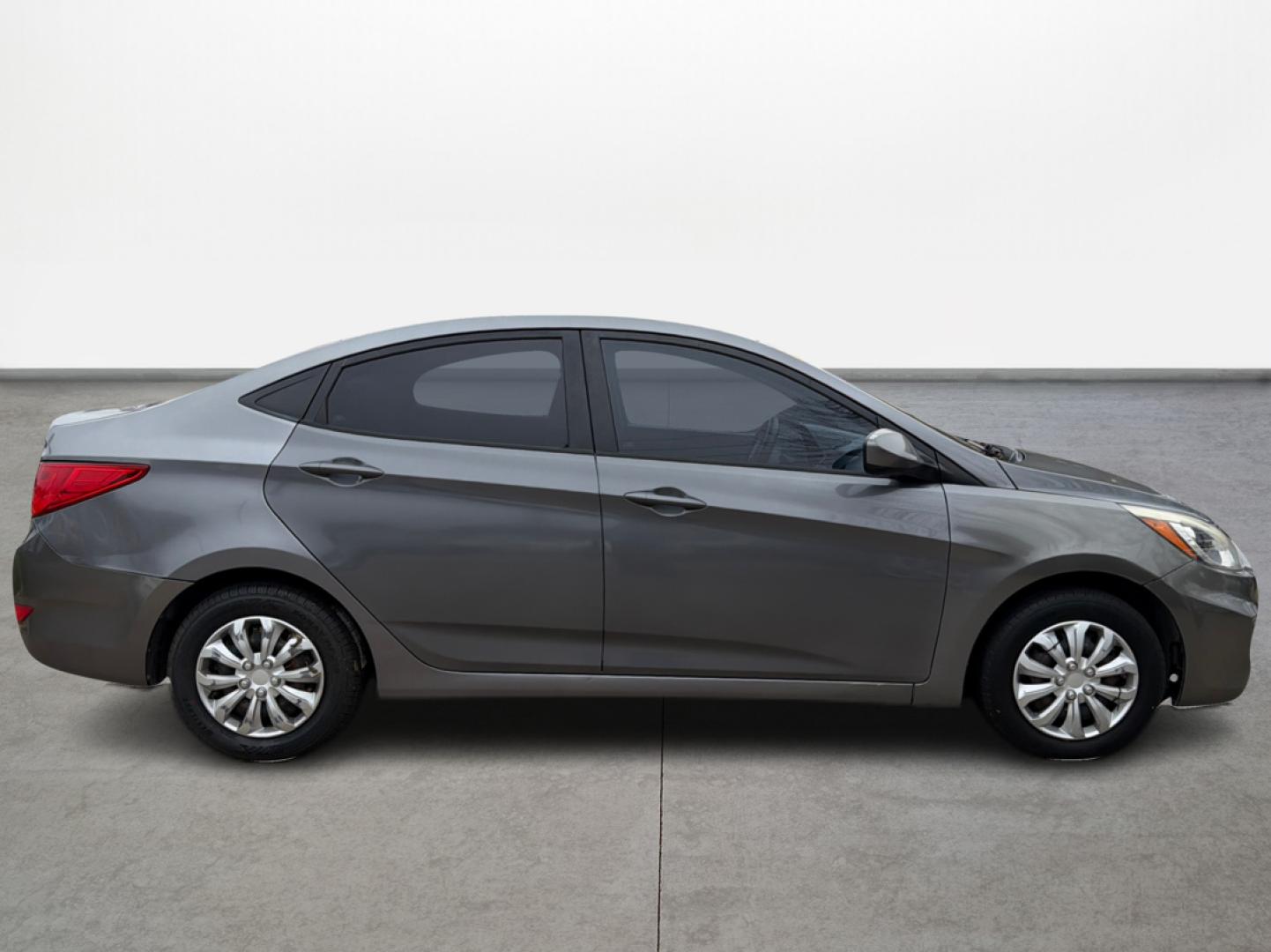 2016 Hyundai Accent SE 4-Door 6A (KMHCT4AE2GU) with an 1.6L L4 DOHC 16V engine, 6A transmission, located at 16710 Clay Rd., Houston, TX, 77084, (281) 859-7900, 0.000000, 0.000000 - Photo#7