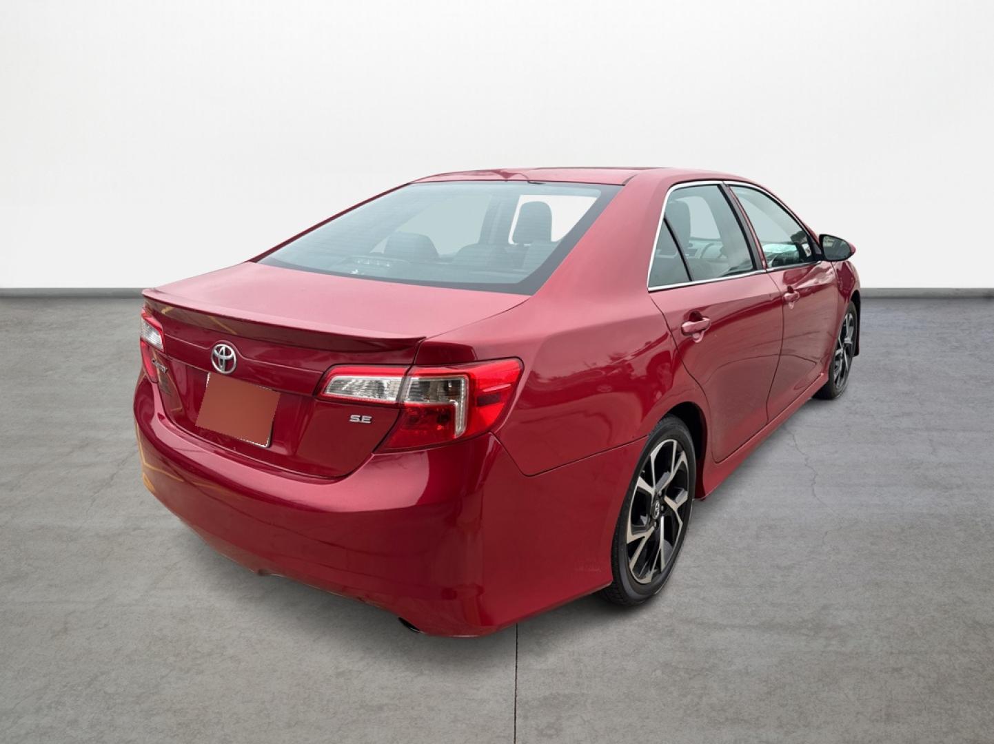 2014 Toyota Camry SE (4T1BF1FK6EU) with an 2.5L L4 DOHC 16V engine, 6-Speed Automatic transmission, located at 16710 Clay Rd., Houston, TX, 77084, (281) 859-7900, 0.000000, 0.000000 - Photo#0