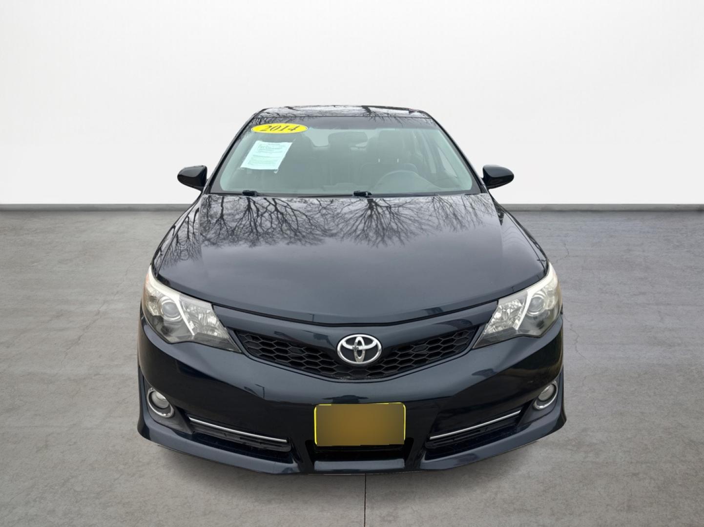 2014 Toyota Camry SE (4T1BF1FKXEU) with an 2.5L L4 DOHC 16V engine, 6-Speed Automatic transmission, located at 16710 Clay Rd., Houston, TX, 77084, (281) 859-7900, 0.000000, 0.000000 - Photo#0