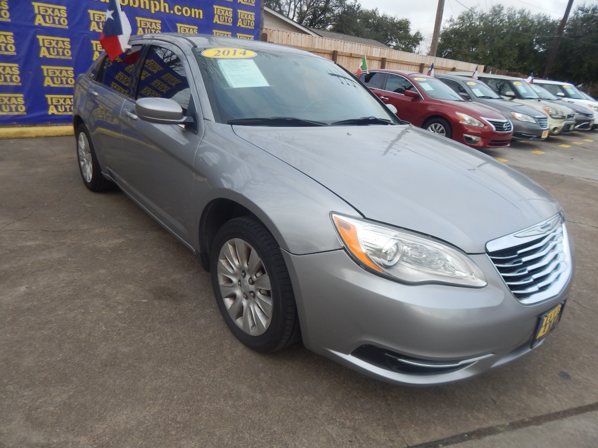 photo of 2014 CHRYSLER 200 SEDAN 4-DR