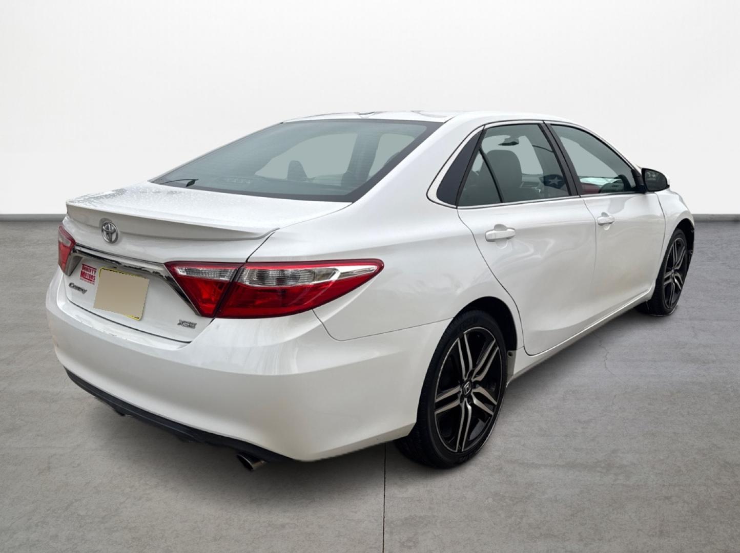 2016 Toyota Camry SE (4T1BF1FK7GU) with an 2.5L L4 DOHC 16V engine, 6-Speed Automatic transmission, located at 16710 Clay Rd., Houston, TX, 77084, (281) 859-7900, 0.000000, 0.000000 - Photo#0
