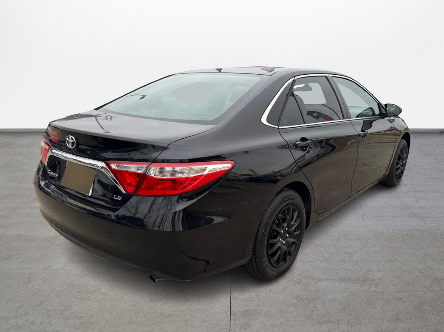 2017 Toyota Camry SE (4T1BF1FK8HU) with an 2.5L L4 DOHC 16V engine, 6A transmission, located at 16710 Clay Rd., Houston, TX, 77084, (281) 859-7900, 0.000000, 0.000000 - Photo#0