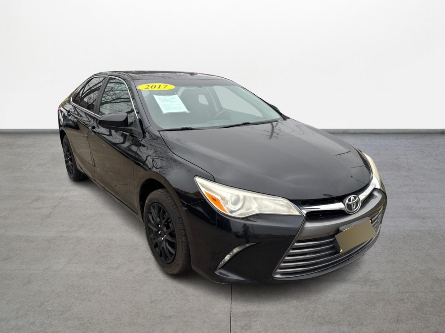 2017 Toyota Camry SE (4T1BF1FK8HU) with an 2.5L L4 DOHC 16V engine, 6A transmission, located at 16710 Clay Rd., Houston, TX, 77084, (281) 859-7900, 0.000000, 0.000000 - Photo#6